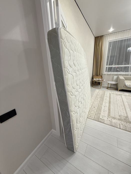 Матрас 200х180х18 б/у