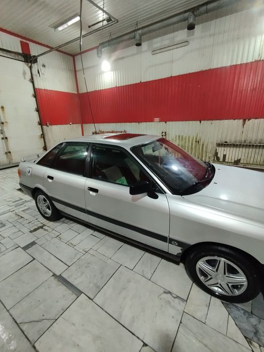 Продам Ауди 80 б3