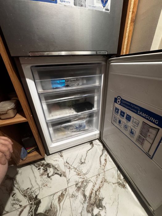 Продам холодильник