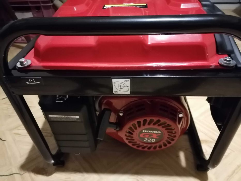 Бензинов генератор за ток Honda Ecmt 7000