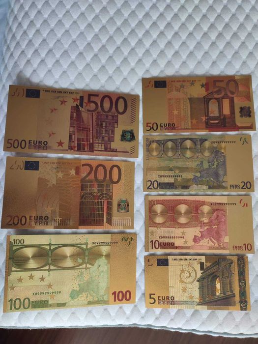 Комплект от 7 бр . Позлатени  банкноти.