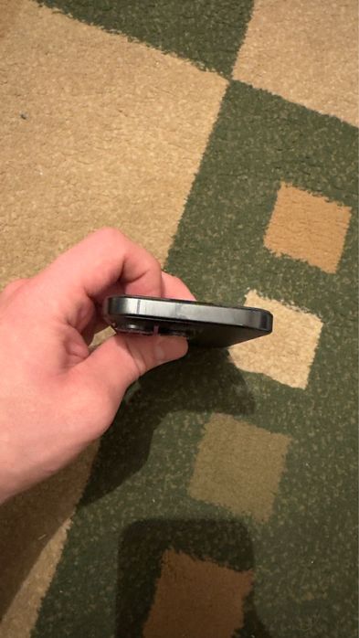 Iphone 16 pro чёрный цвет