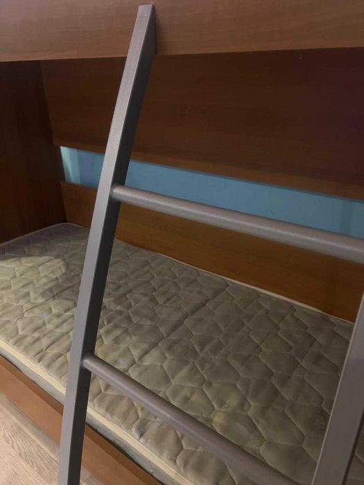 Продам двух-ярусную кровать