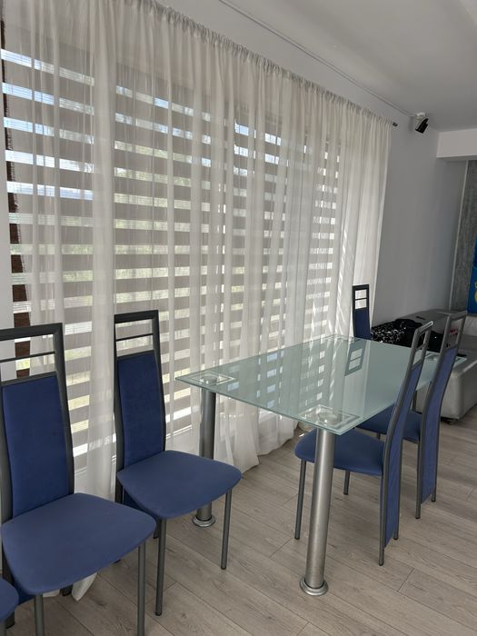 Masă de sticlă cu 6 scaune