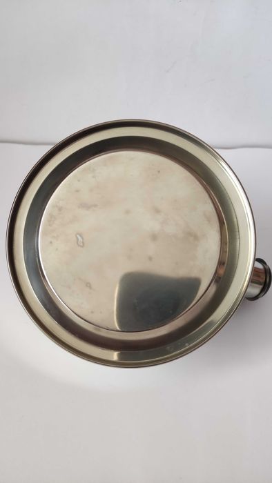 Нов иноксов свирещ чайник с подвижна дръжка