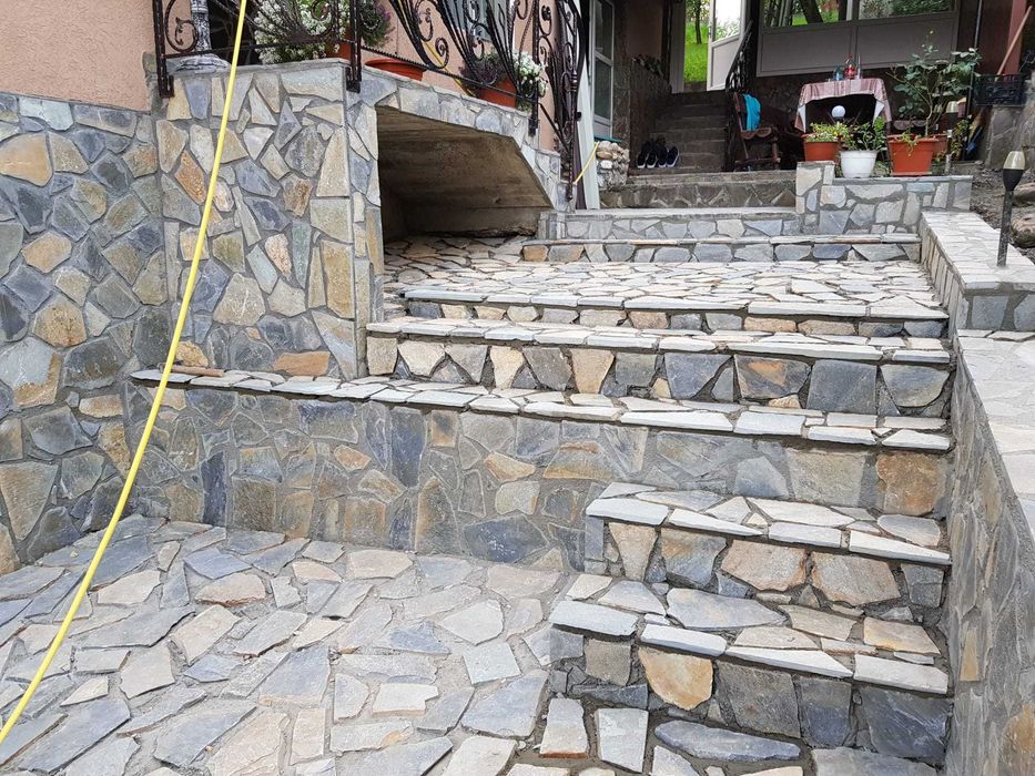 Piatra Naturala de Munte