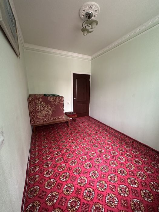 Yunusobod 15 kvartildan 5 xonali kvartira sotiladi srochna sotiladi