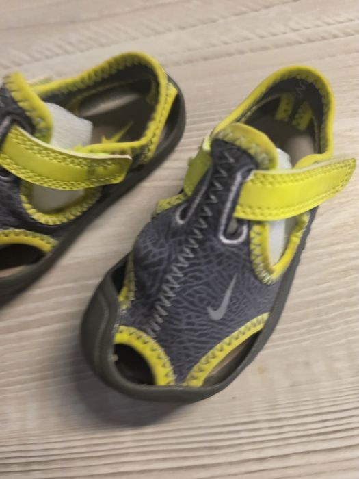Sandale Nike  mărimea 19
