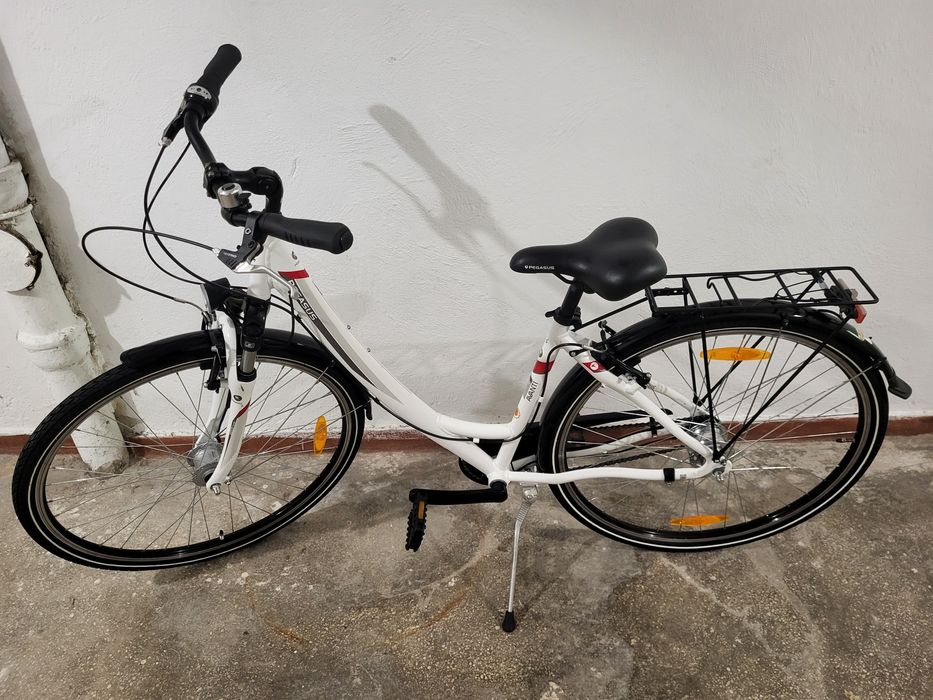 Bicicleta dama marca Pegasus,roti pe 28 inch