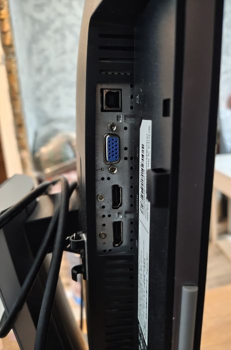Монитор 20" IPS (HDMI, VGA, DisplayPort)