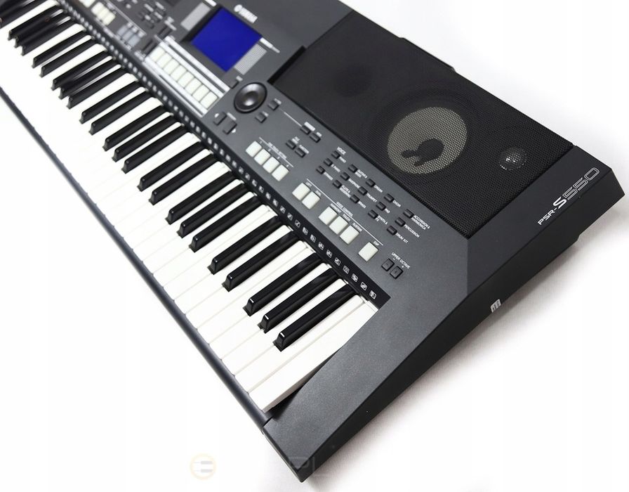 Синтезатор Yamaha PSR S550B