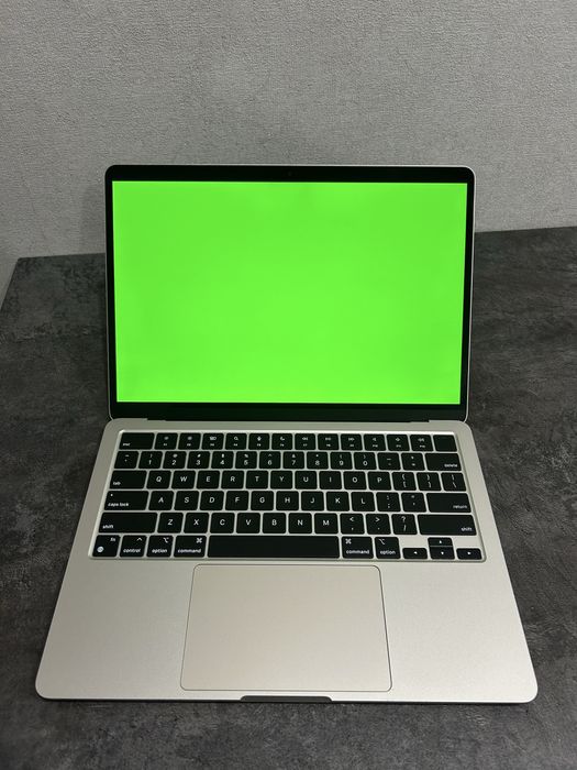 MacBook Air (M2, 2022 г.)