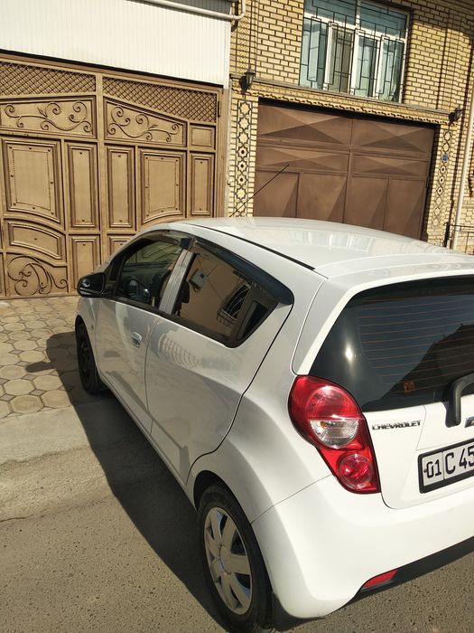 Спарк автомобили сотилади.