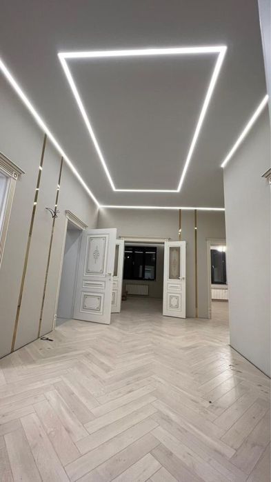 Натежные потолки. Натяжные потолки  электрик , слив воды установка люс