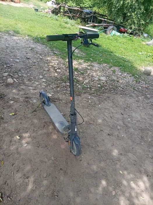 Vând trotinetă electrică