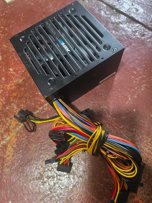 Блок питания AeroCool VX 550W. С 8 пин для видеокарты.