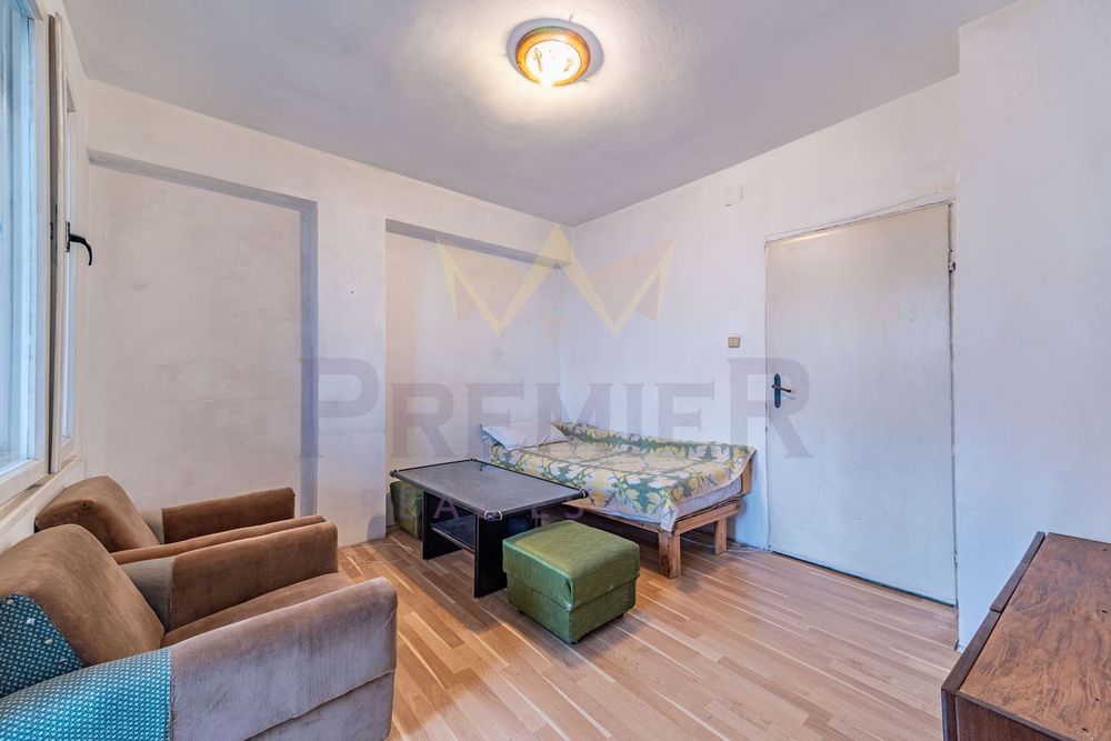 Продава се Четиристаен апартамент в Варна, Бизнес хотел - 103 кв.м за 1748 €/кв.м - Снимка #1
