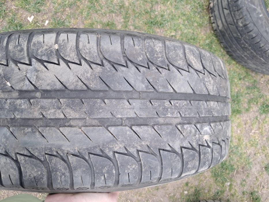 Vând 2 cauciucuri vara/ 2 cauciucuri M+S