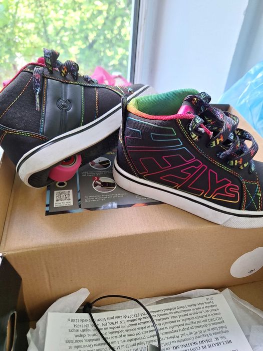 Adidași Heelys Original cu roți ,mărime 31 – stare foarte bună!
