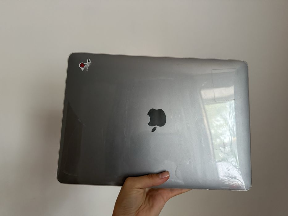 13-inch MacBook Air with Apple M1