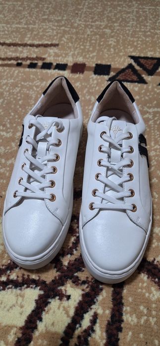 Кроссовки Joop новые.