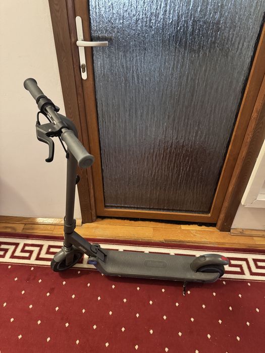 Se vinde. Trotinetă electrică copii Ninebot Segway Zing E10 - Pliabilă, LED-uri