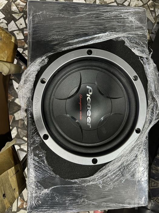 Mono usilitdl subwoofer 10 dyumli kichkina akkuratniy