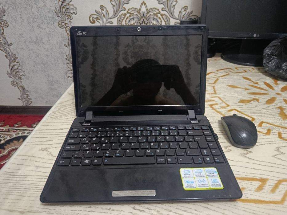 Netbuk Asus arzon narxda. 128 GB