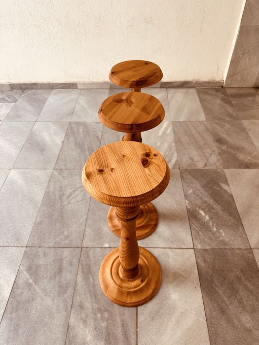 Комплект 3 масивни дървени поставки / pedestal tables / rustic pine
