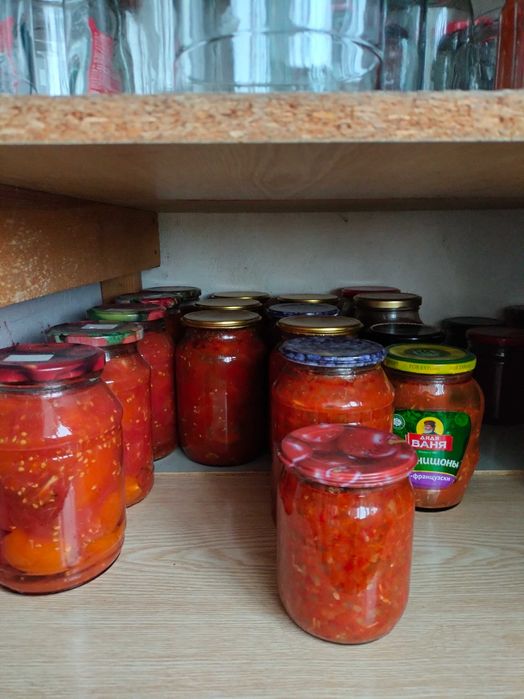 Продам домашние помидоры,салаты.