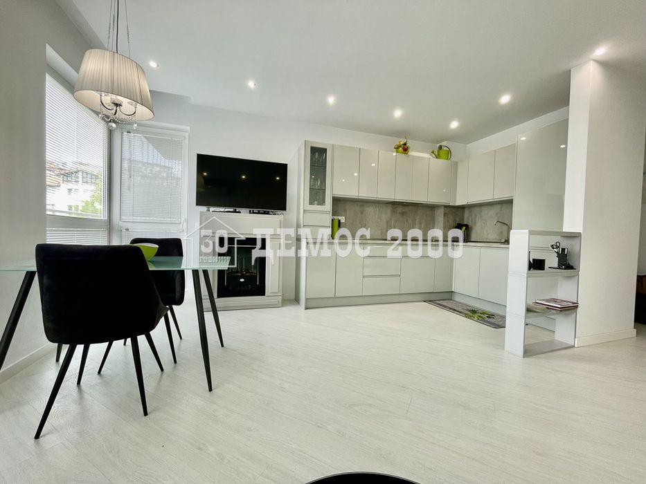 Продава се Тристаен апартамент в Варна, Бриз - 102 кв.м за 1250 €/кв.м - Снимка #3