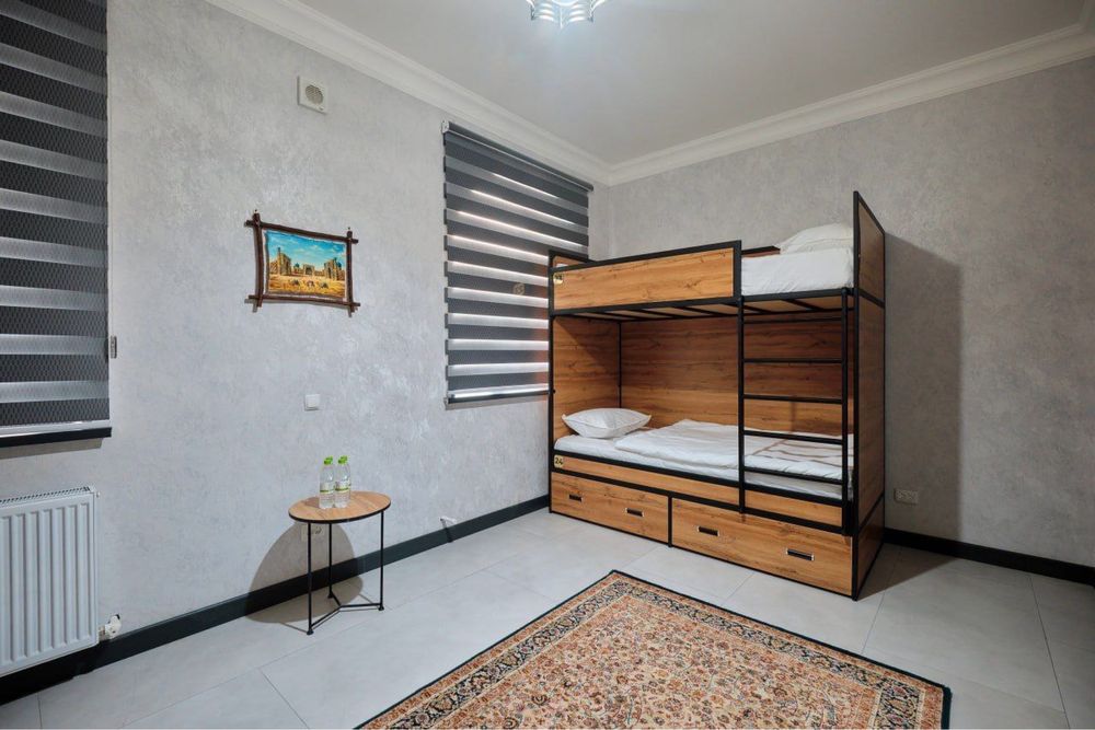 Hostellar va talablar turar joylari uchun ideal holatdagi kravatlar.