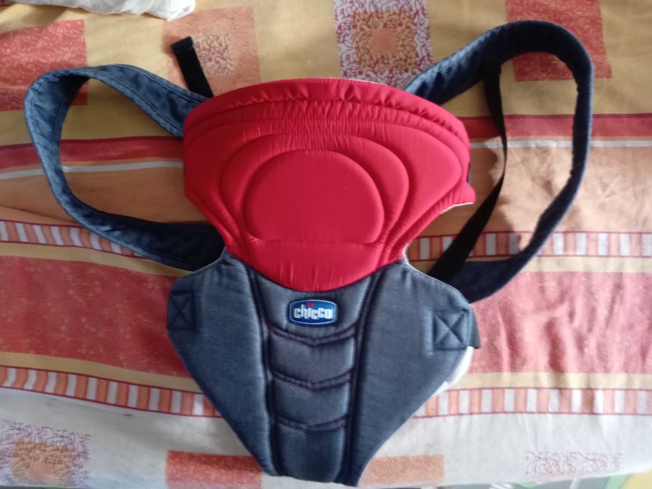 Marsupiu Ergonomic Fit Chicco 0+15kg.