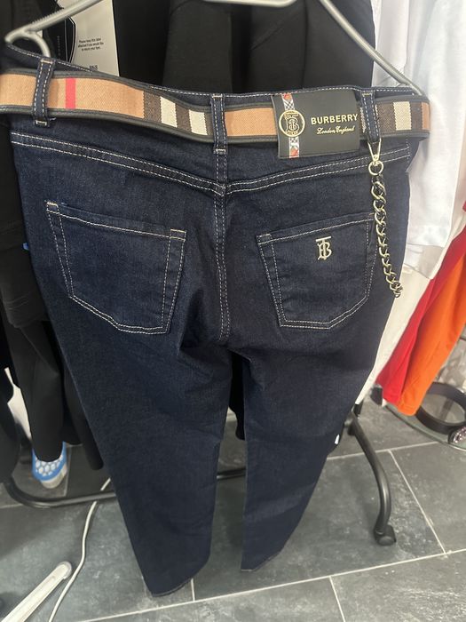 Blugi burberry marimea S de dama detalii whats