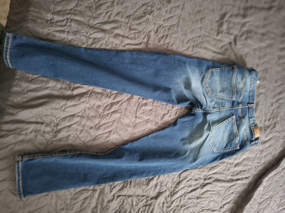 Blugi Pull Bear mărimea 42 ușor elastici elastici