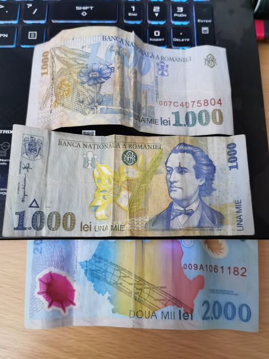 Vând bancnota Eclipsa 2000 lei