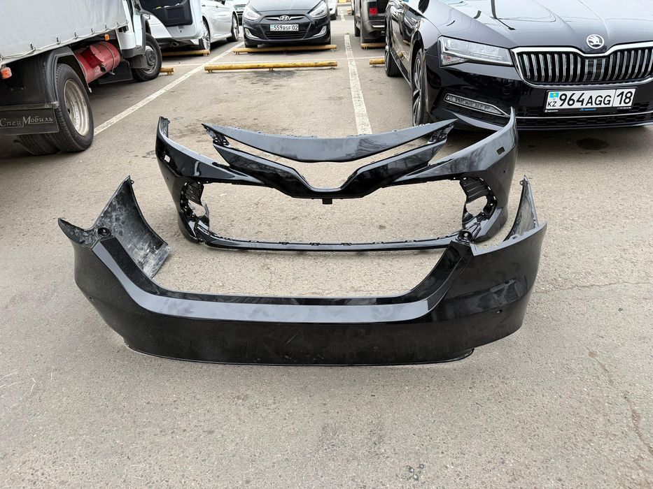 Toyota camry бампер передный