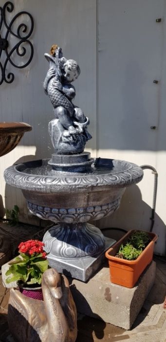 Fantana arteziana F 10, ornament gradina / fantani din beton