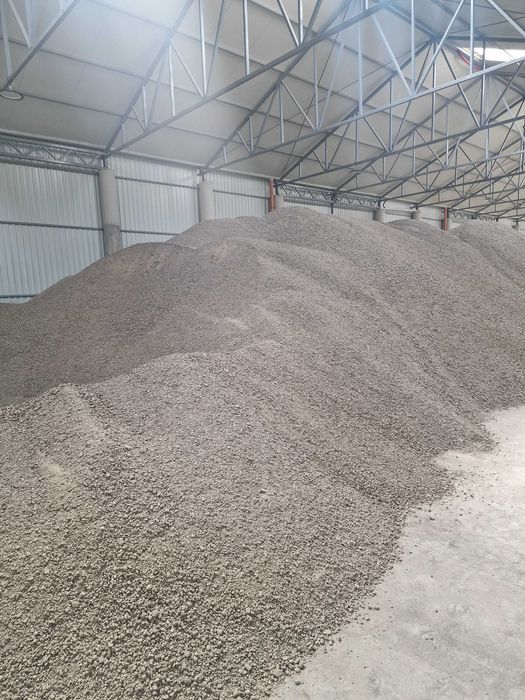 Șrot Soia 46%, Șrot Floarea Soarelui 35%, Șrot Rapiță 34%, Tărate de grâu, Furaje, Concentrate