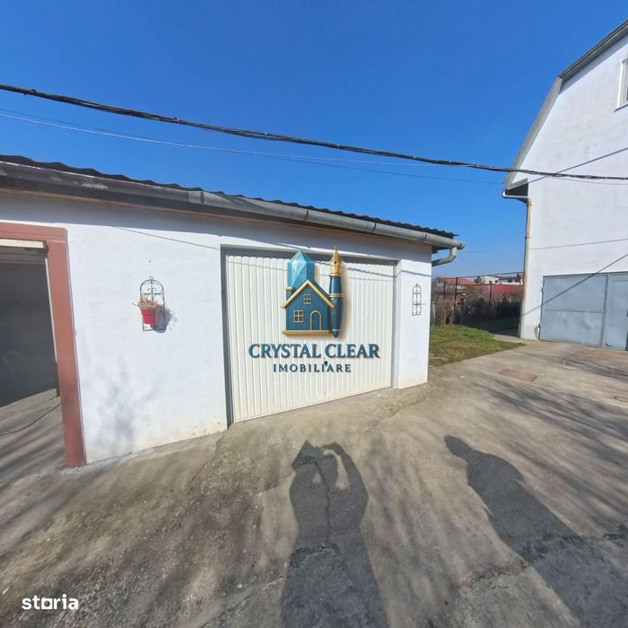 Două case în curte comună, 6 camere + 385 teren - zona semicentrală