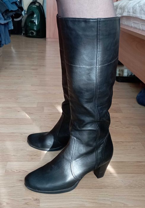 Нови дамски ботуши №41, стелка от естествена кожа 27см.