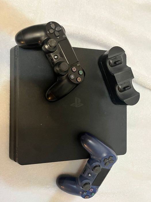 Продается Sony Playstation 4