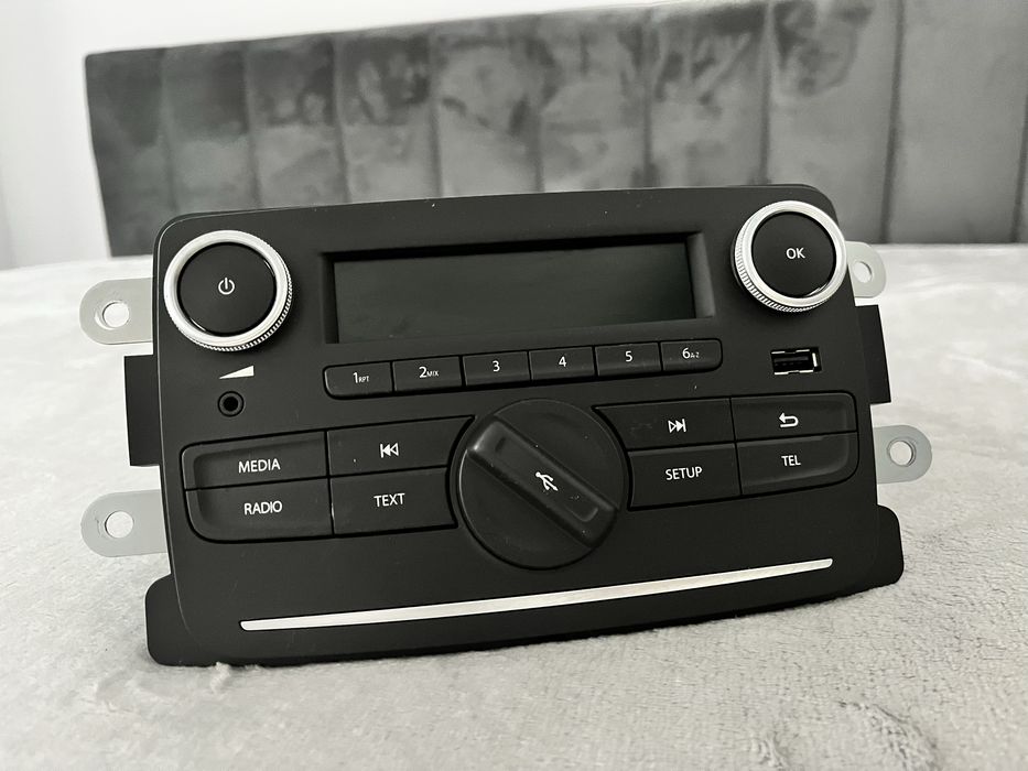 Radio cu bluetooth originala Dacia Duster 2 Logan