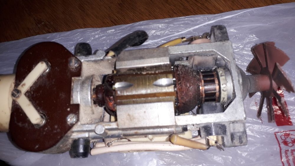 Mixer nemtesc original in stare buna de functionare si motor de rezer