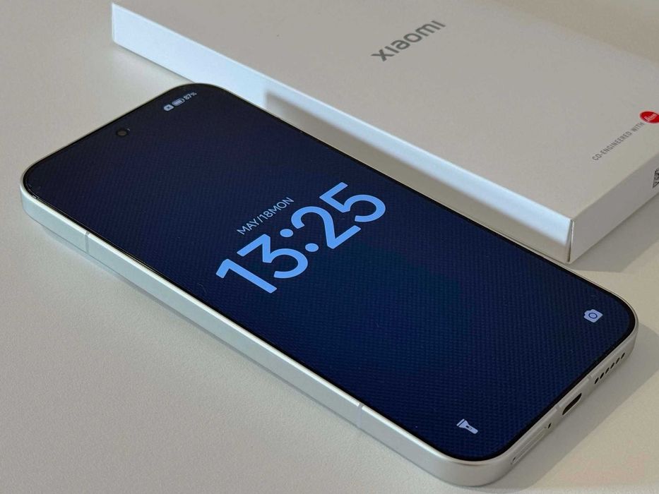 Бартер! Xiaomi 17 Pro Max 16GB Ram / White (Бял) Elite Gen 5 / 7500mAh