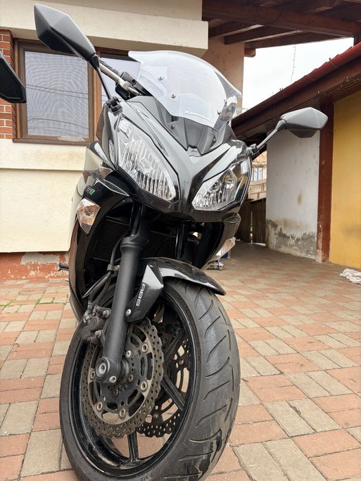 Motocicleta Kawaski Ninja ER6F