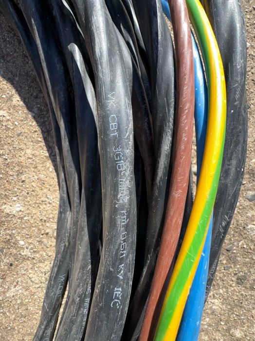 33 метра СВТ кабел 3х16 мм^2, за захранване на къща от улицата