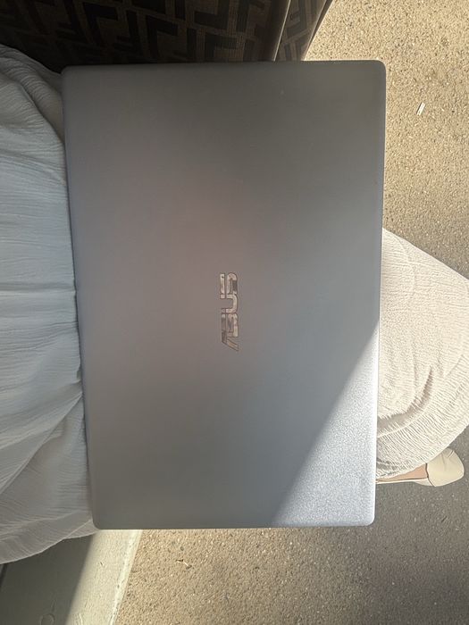 Asus vivobook 14