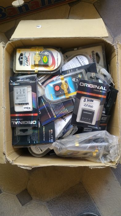 Yengi telefon aksesuarlari hammasi eski model telefonlari uchun