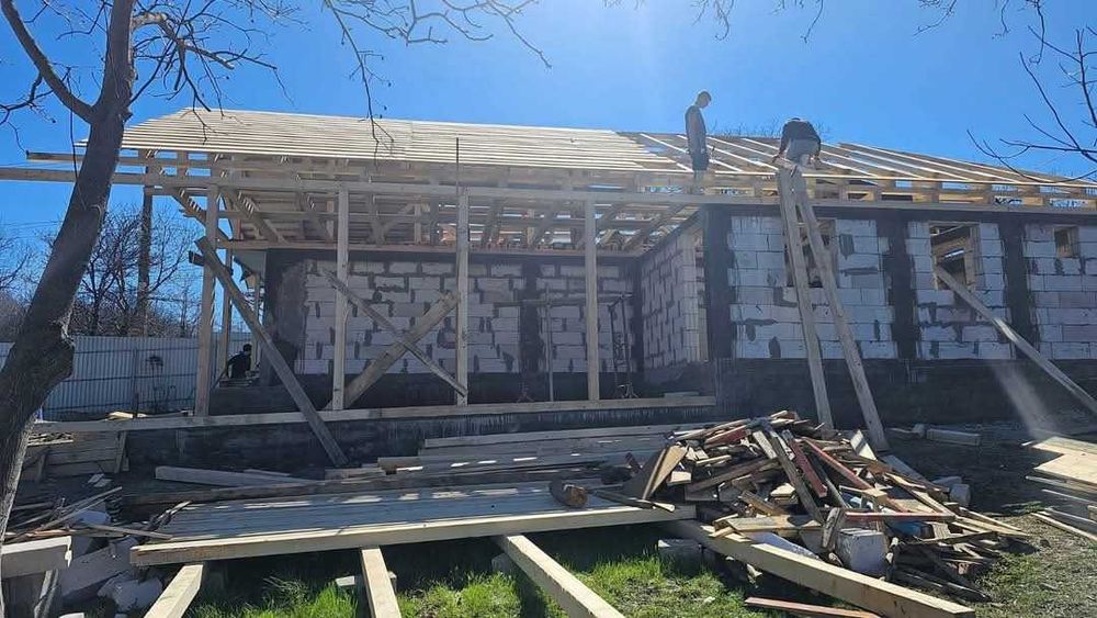 Executam acoperisuri complete sau partiale pentru case